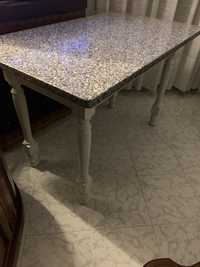 Mesa em Granito e estrutura em Madeira 120x80 c/ 2 cadeiras e 2 bancos