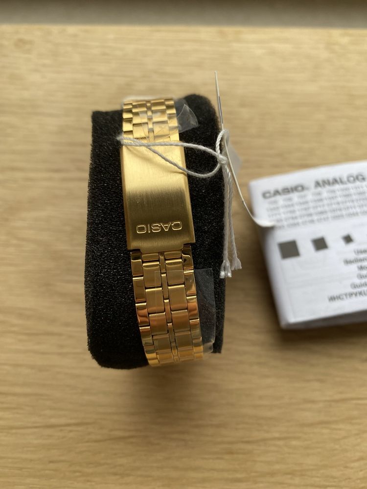 Damski zegarek Casio nowy