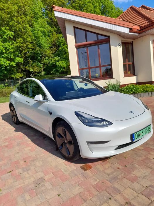 Tesla Model 3 Sprzedam Tesle model 3
