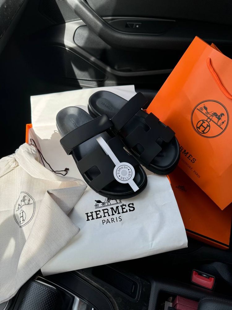 Klapki Hermes slippers black