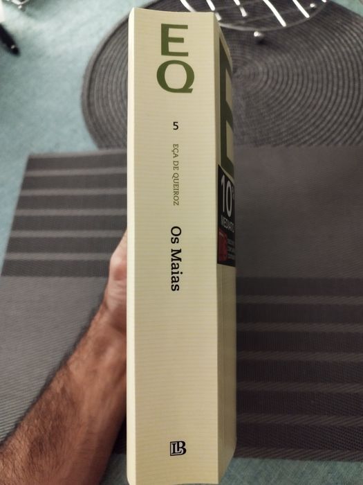 Os Maias - Eça de Queiroz (novo)