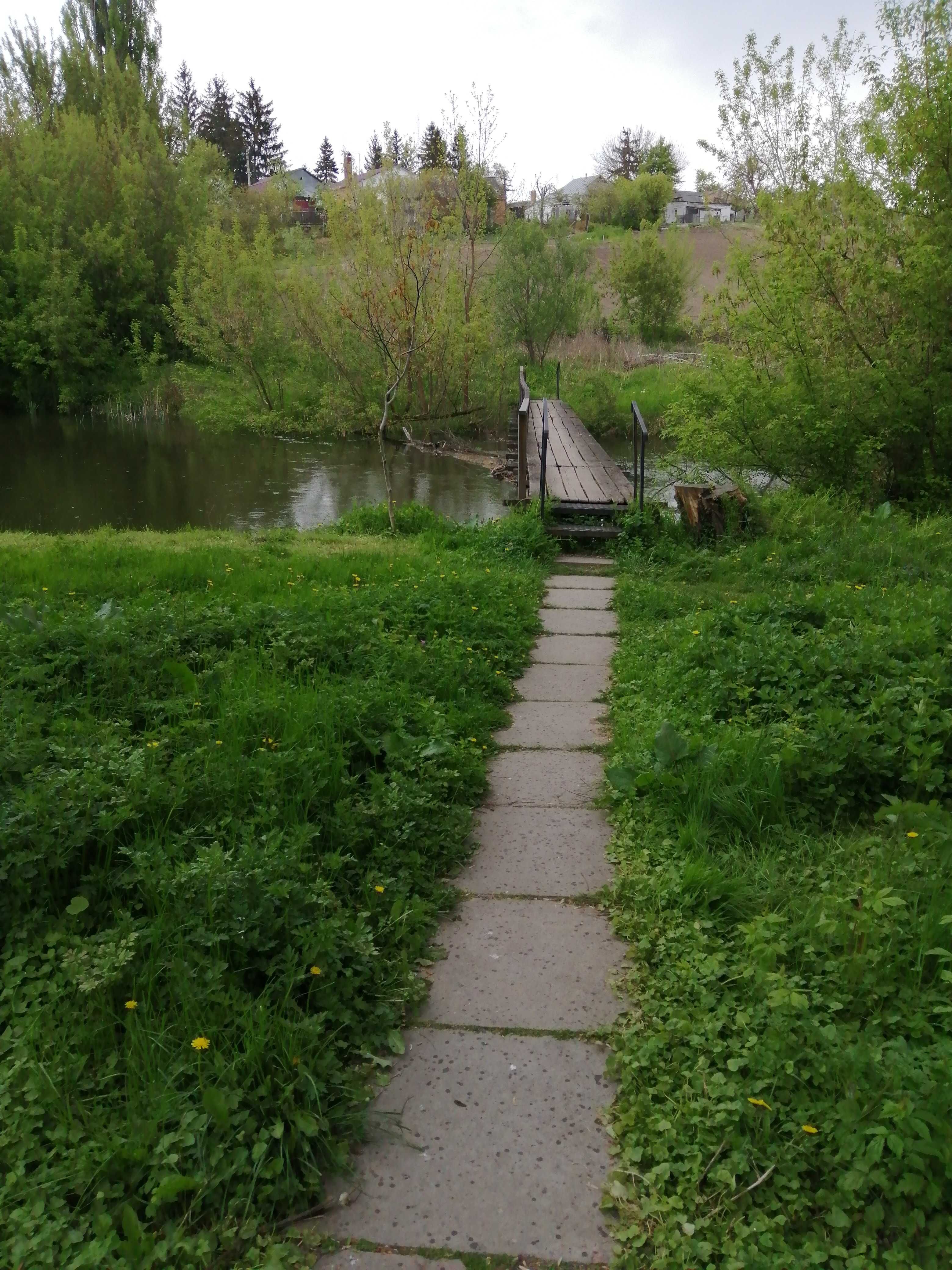 Земельна ділянка з времянкою