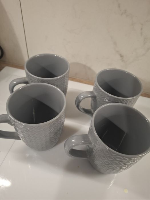 4 kubki pepco szare