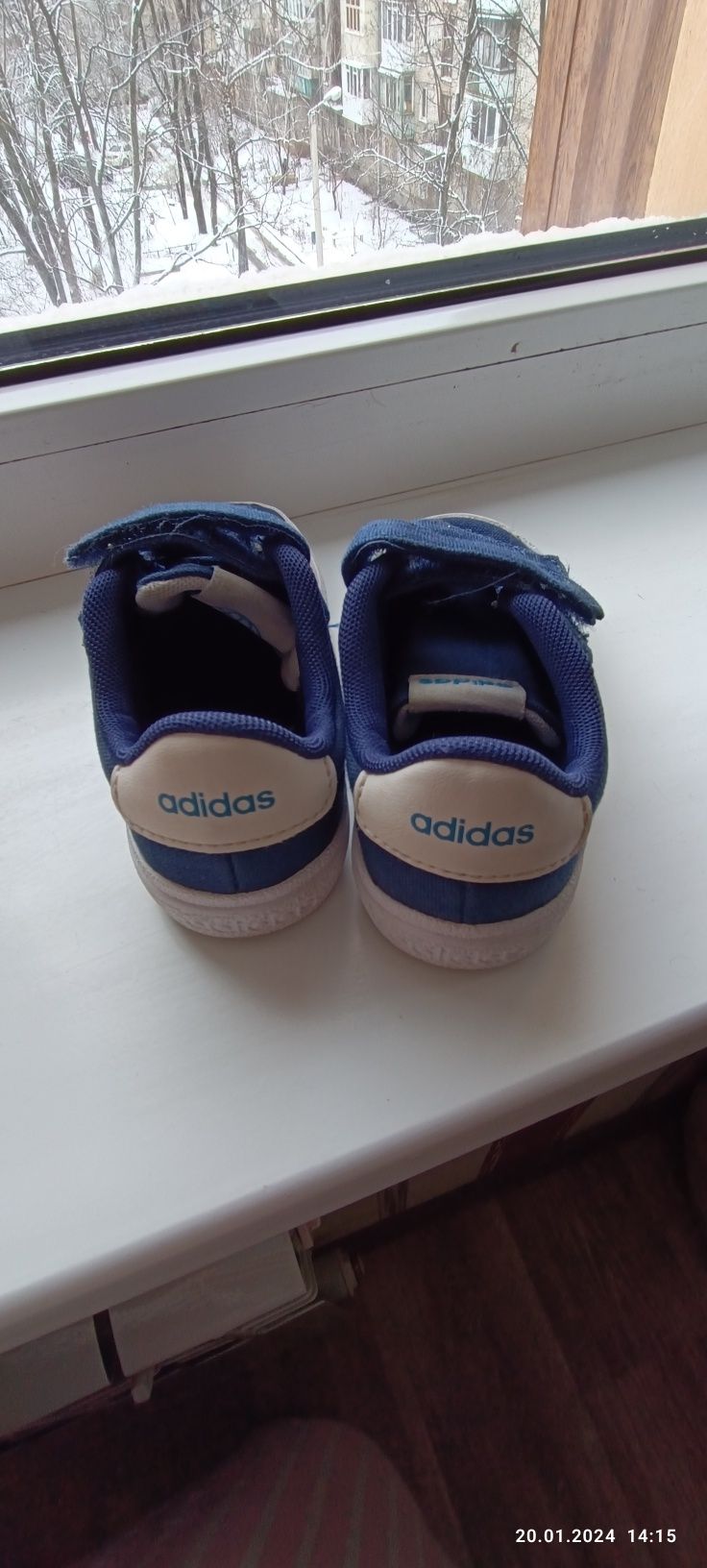 Детячі кросівки Adidas. Кросовки. Р.23