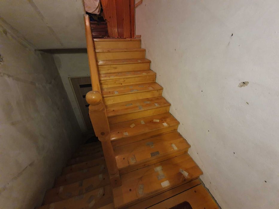 Schody , poręcze i podesty drewniane