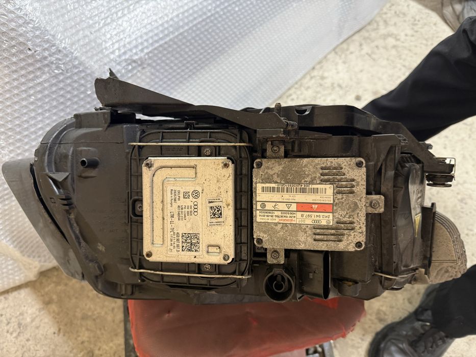 Фара передня ліва AUDI Q5 8R