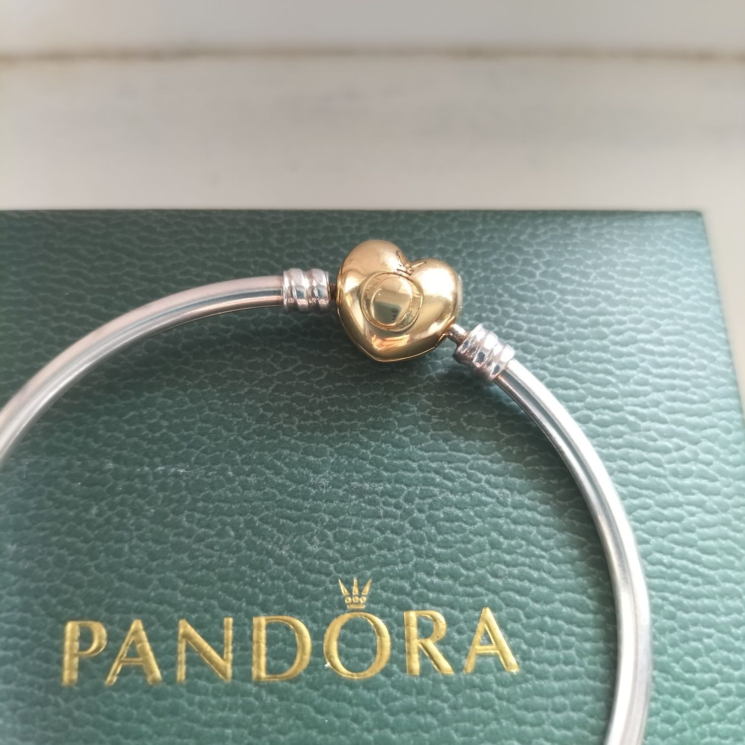 Bransoletka Pandora bangle shine z zawieszką shine