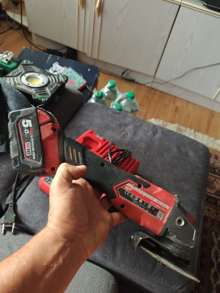 Szłiferka milwaukee fsag115xb
