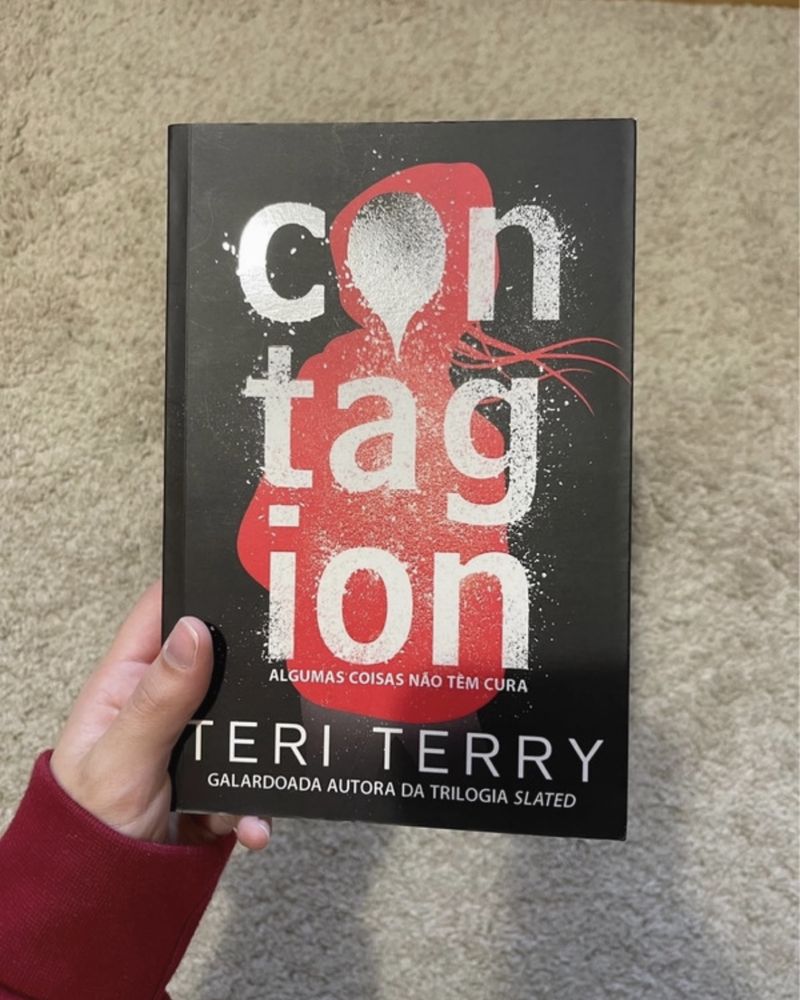 livro “Contágio” de Teri Terry