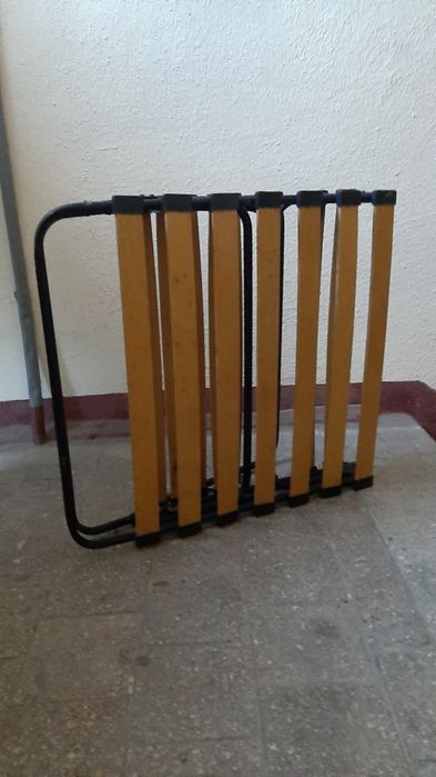 Раскладная кровать на ламелях