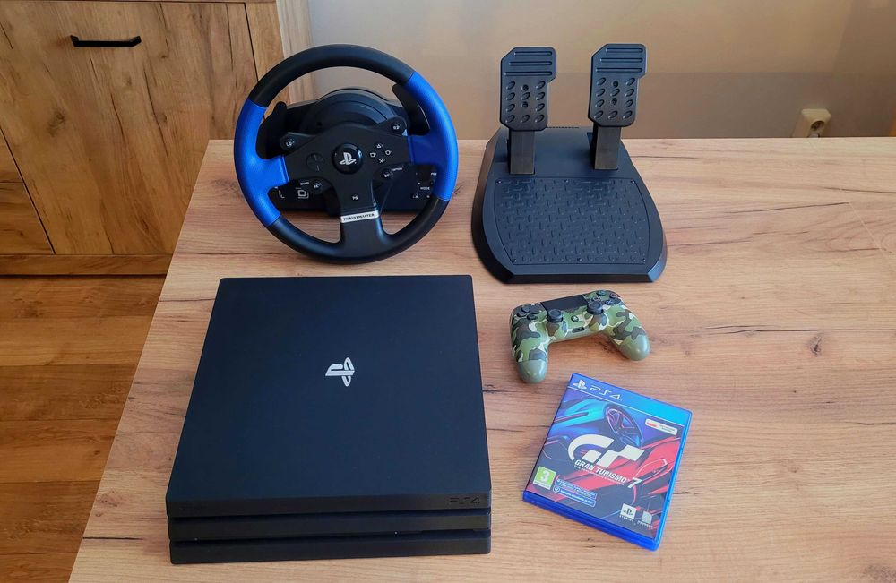 PS4 Pro Playstation + kierownica T150 Gran Turismo 7