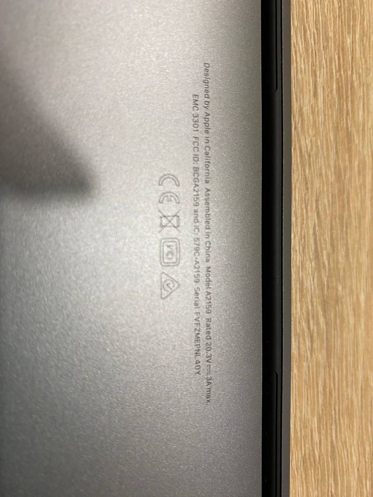 macbook pro 13” 2019 8GB SDD 256gb НА ЗАПЧАСТИНИ! Екран робочий!!!