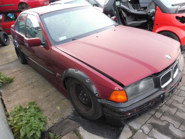 BMW 3 E36 320 Silnik 2.0 R6 Skrzynia SWAP Maska Drzwi Lampa