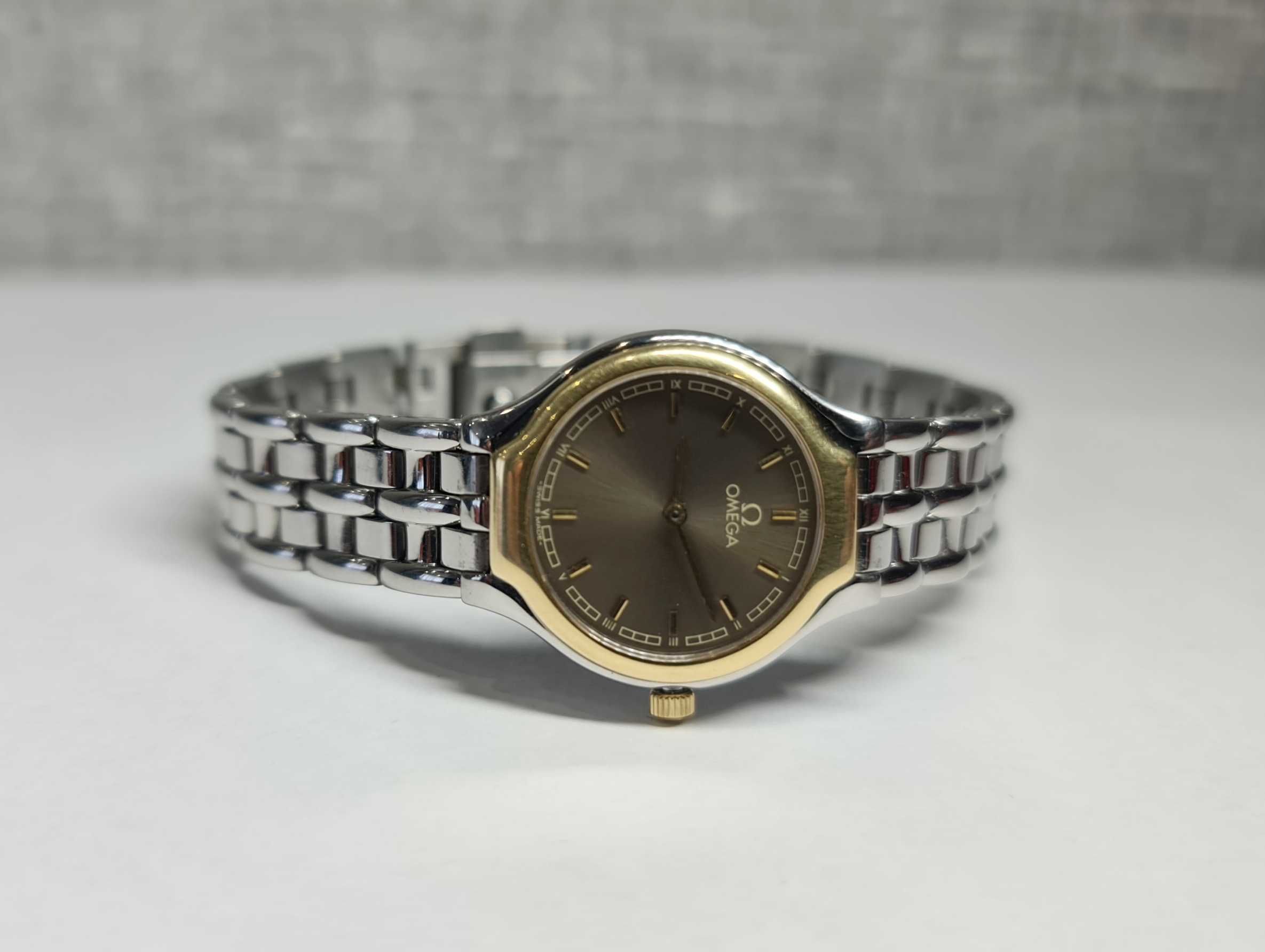 Жіночий годинник часы Omega De Ville Symbol Gold 18k Bezel