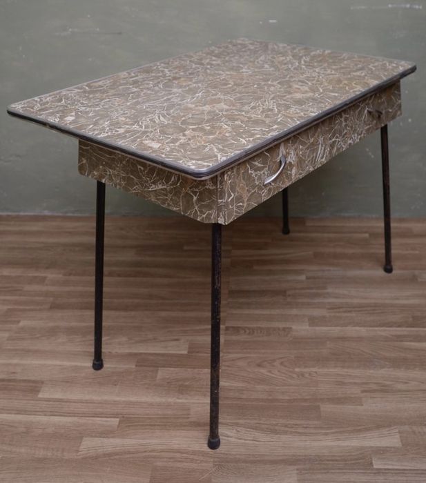 Mesa de cozinha antiga