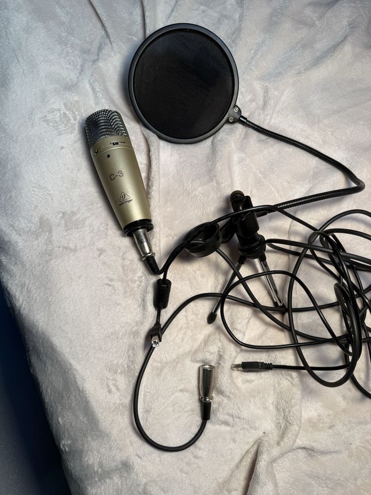 Behringer UMC22 interfejs i Mikrofon C3