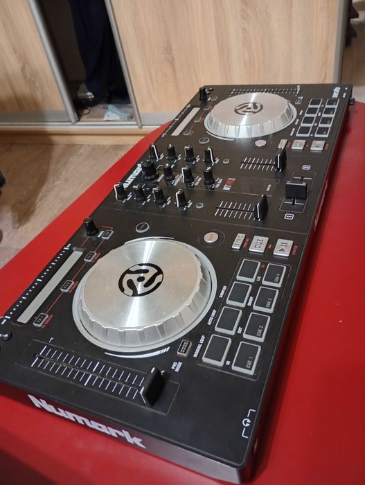 Numark Mixtrack Pro3 dj controller