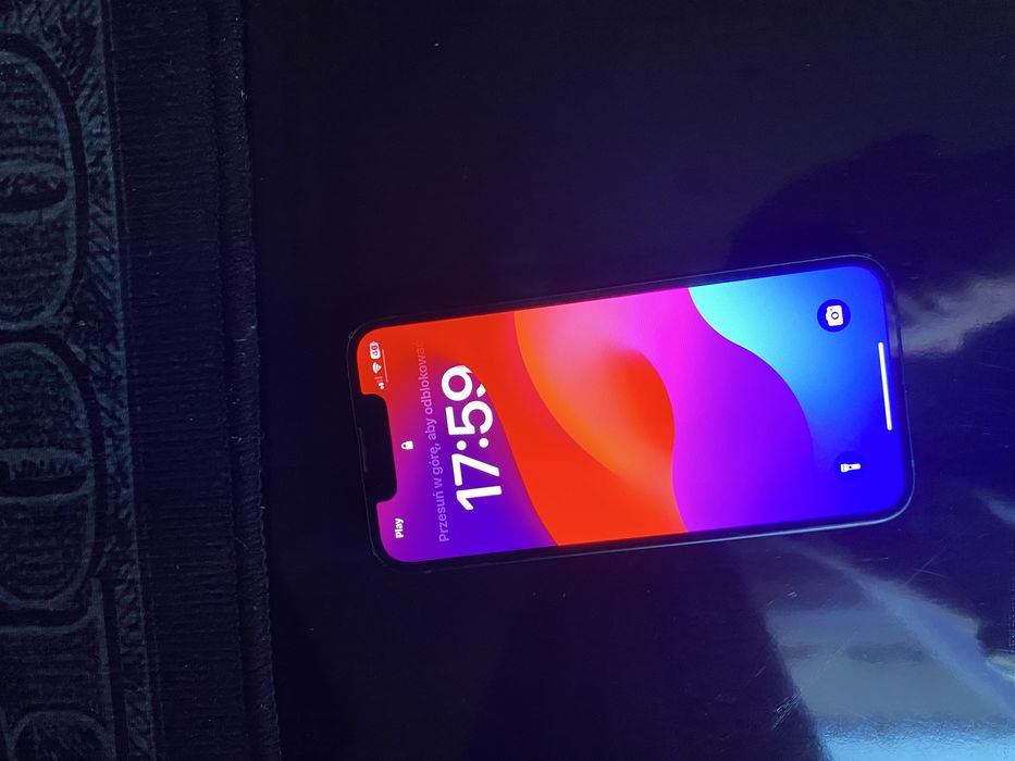 Iphone 13 mini bateria 93%