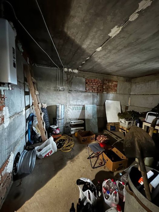 Продам просторий будинок у місті