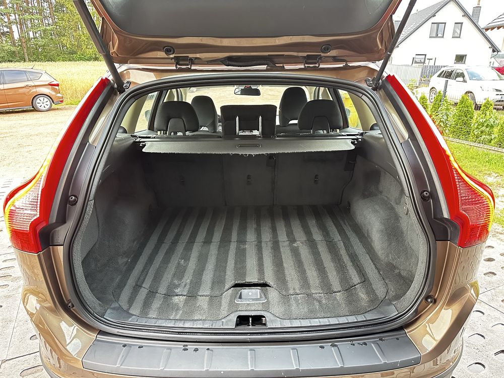 Volvo XC 60 2.0 D5  serwisowany , stan wzorowy