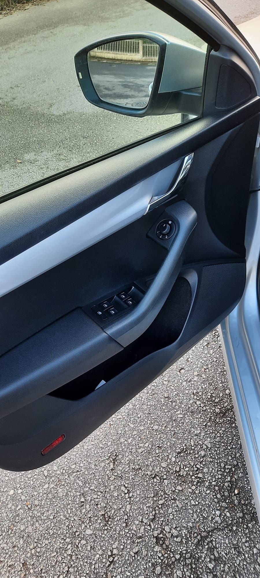 Skoda"2015 bem estimada urgente "
