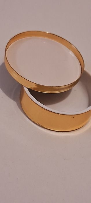 Шкатулка таблетница