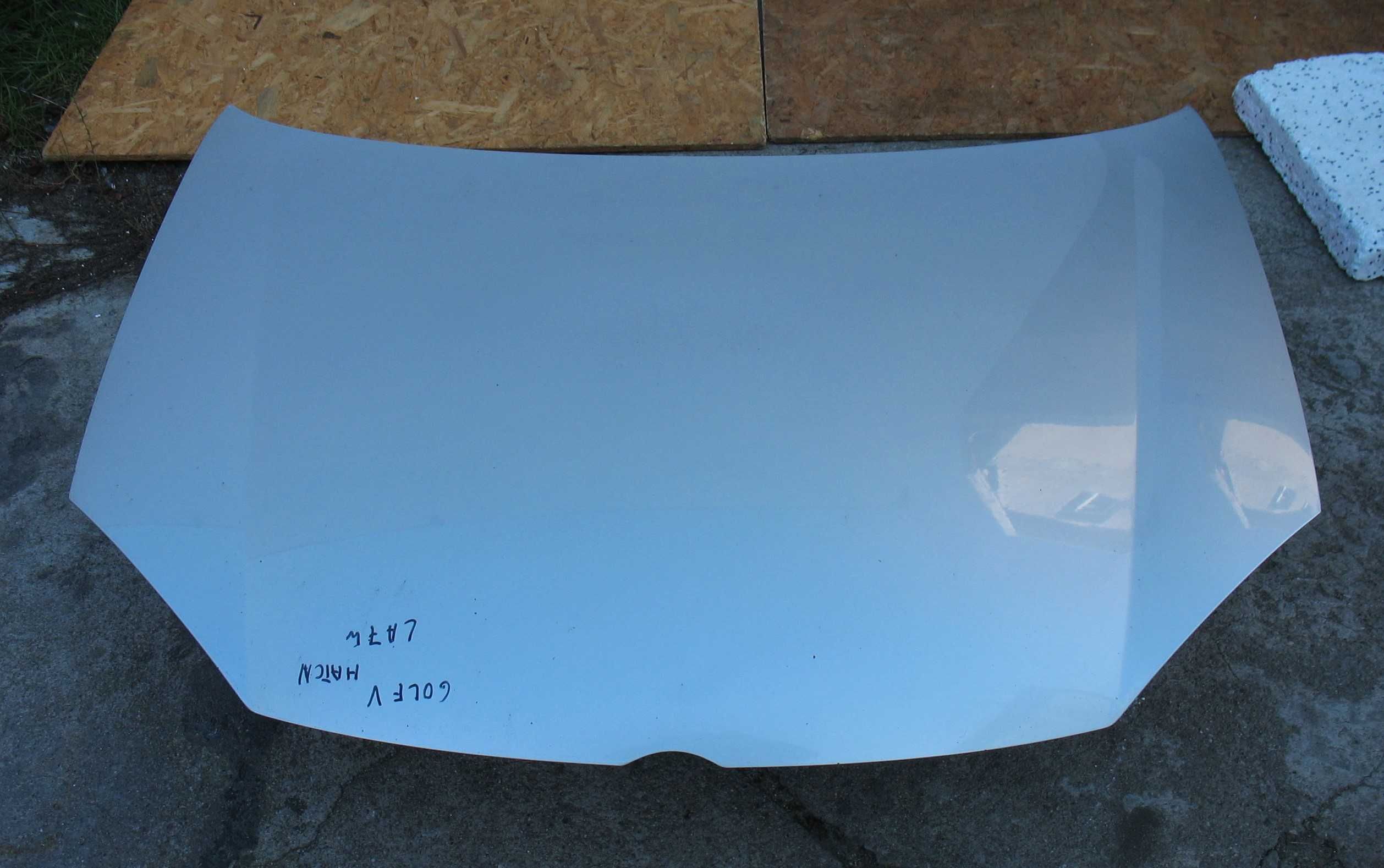 VW Golf V Hatchback maska lakier LA7W