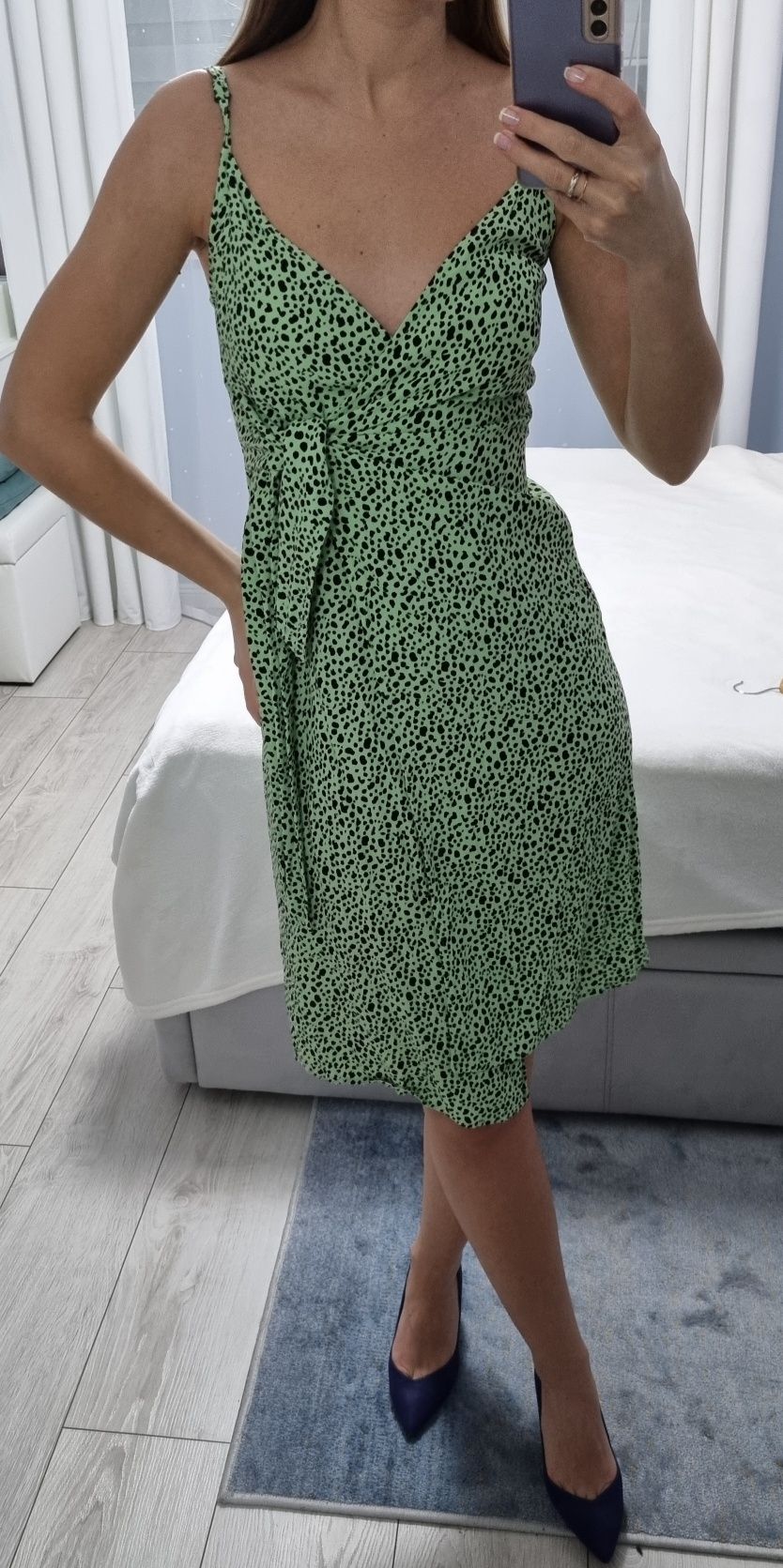 Zielona kopertowa sukienka Reserved
