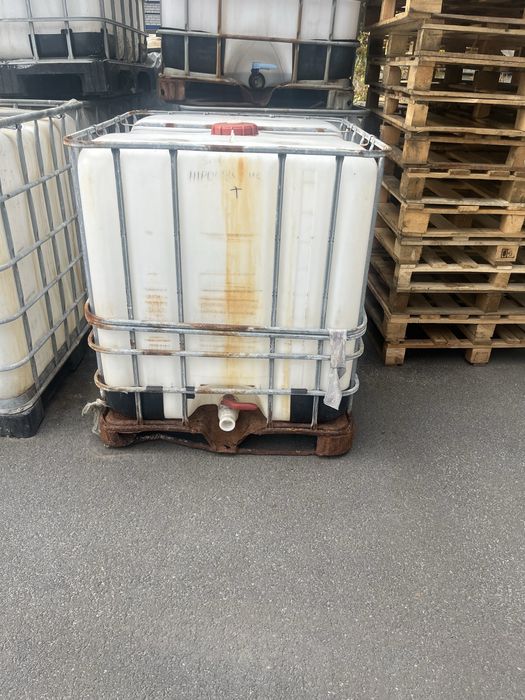 Продам еврокуб  на 1000 литров б/у но в хорошем состоянии