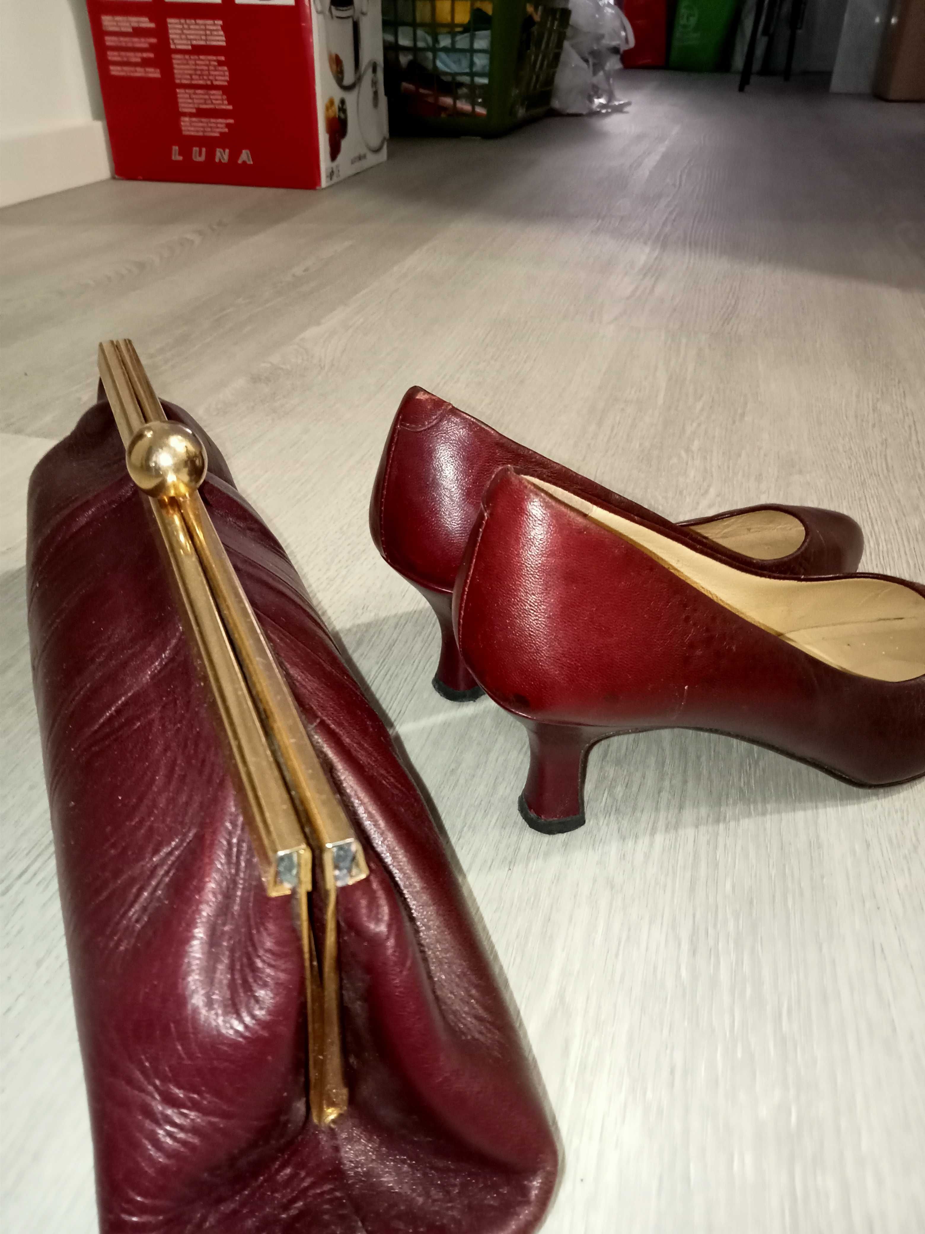 Conjunto Sapatos e Bolsa: Pele