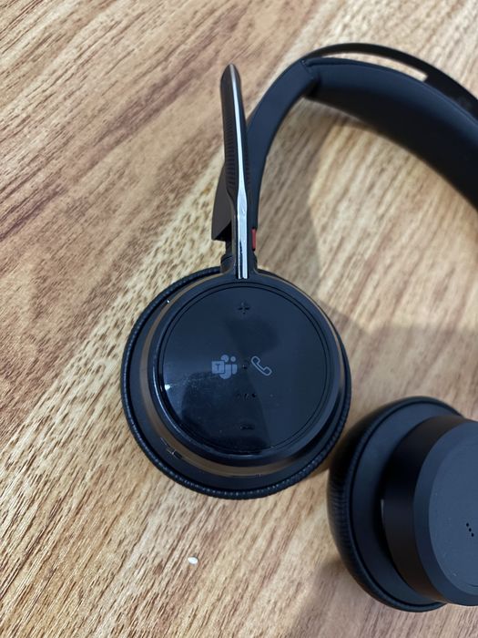 Poly Voyager Focus 2