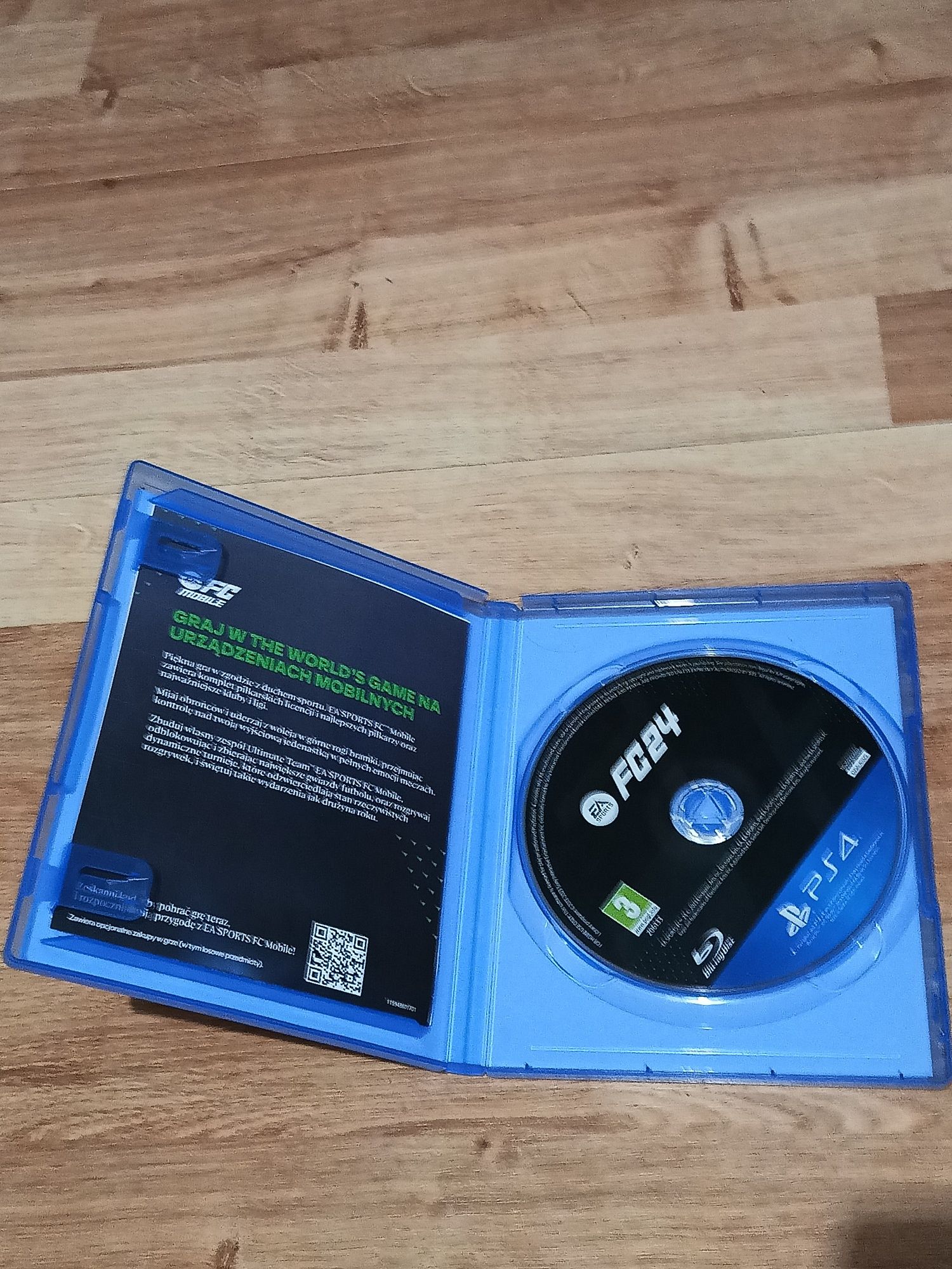 Konsola PS4 z pełnym okablowaniem,padem +3 gry gratis