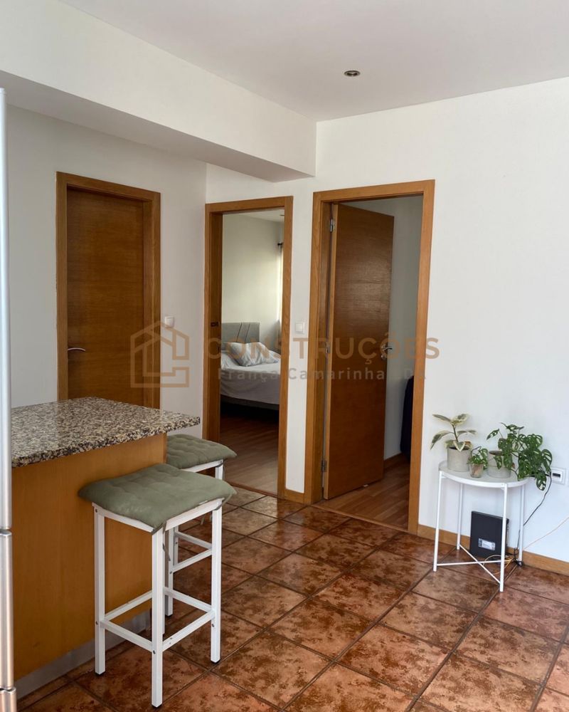 Arrenda-se Apartamento T2 – Rua Fialho de Almeida, Vila Nova de Gaia