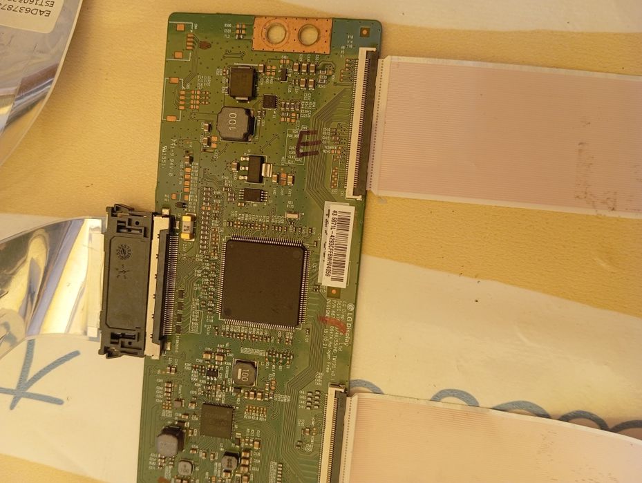 Várias peças para televisores LG