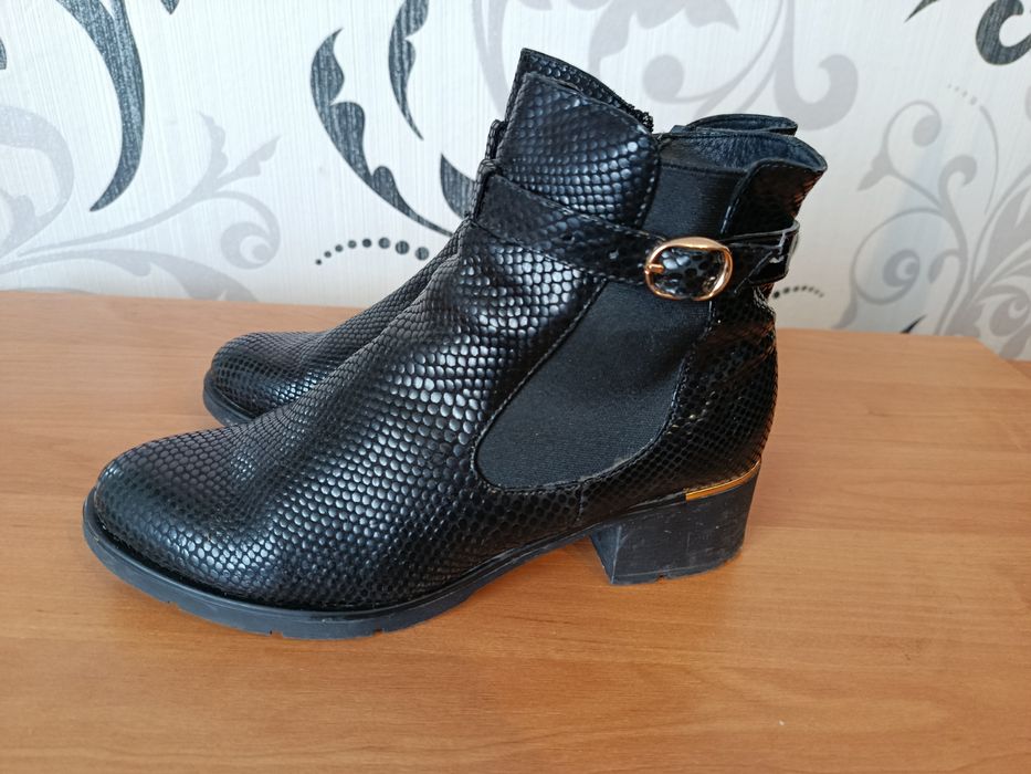 Жіночі сапожки шкіра