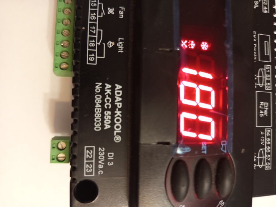 Sterownik chłodniczy AK-CC 550A