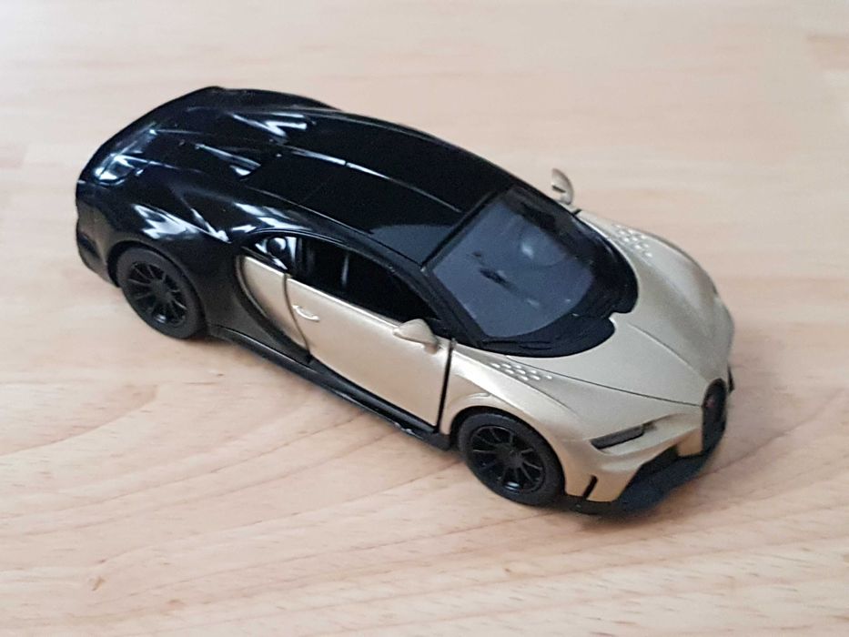 Bugatti Chiron model metalowy Kinsmart 1:38 złoto - czarny