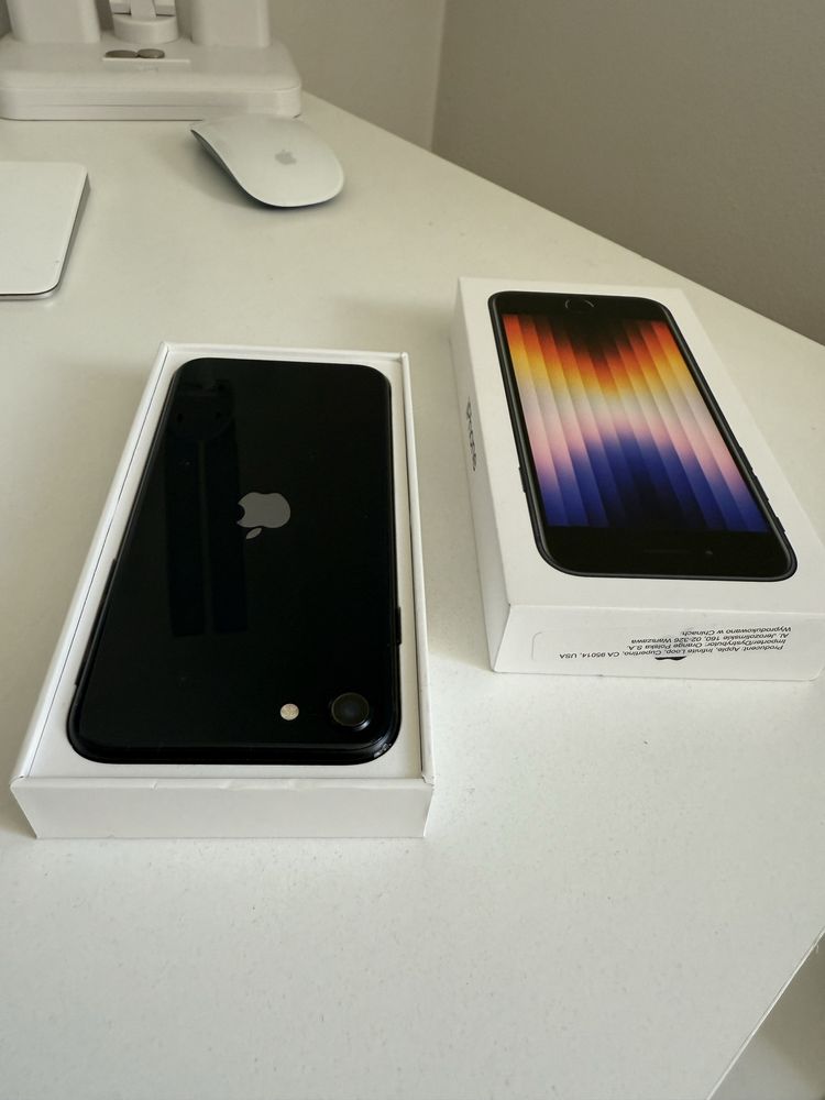 iPhone SE 3 Model 2022 Balck Bateria 100%