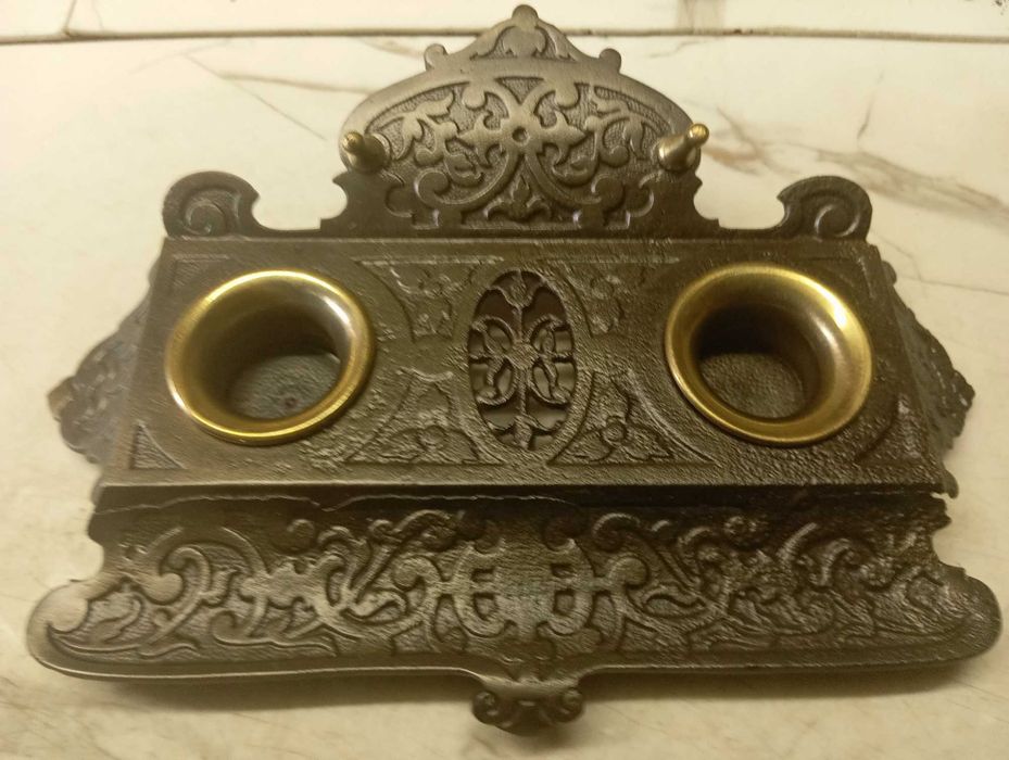 porządki domowe stary kałamarz