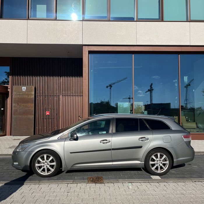 Toyota Avensis 2.0 2009r Salon PL