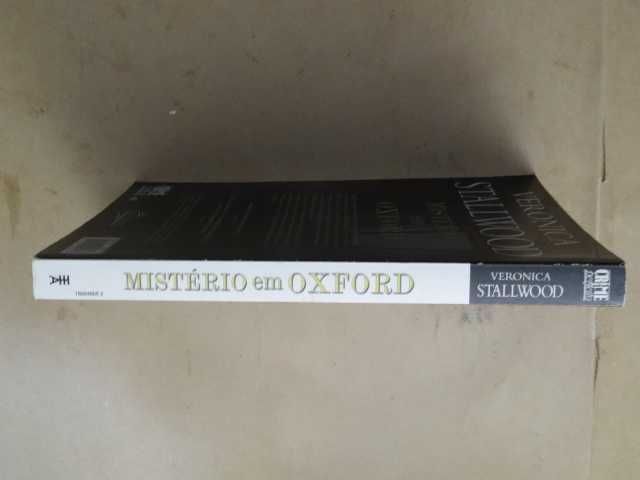 Mistério em Oxford de Veronica Stallwood