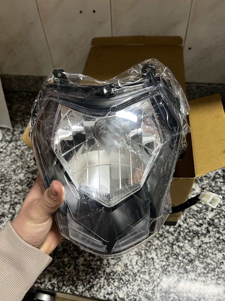 Farol benelli bn125
