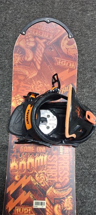 Deska snowboardowa Nitro RIPPER 137 cm + wiązania Nitro S/M