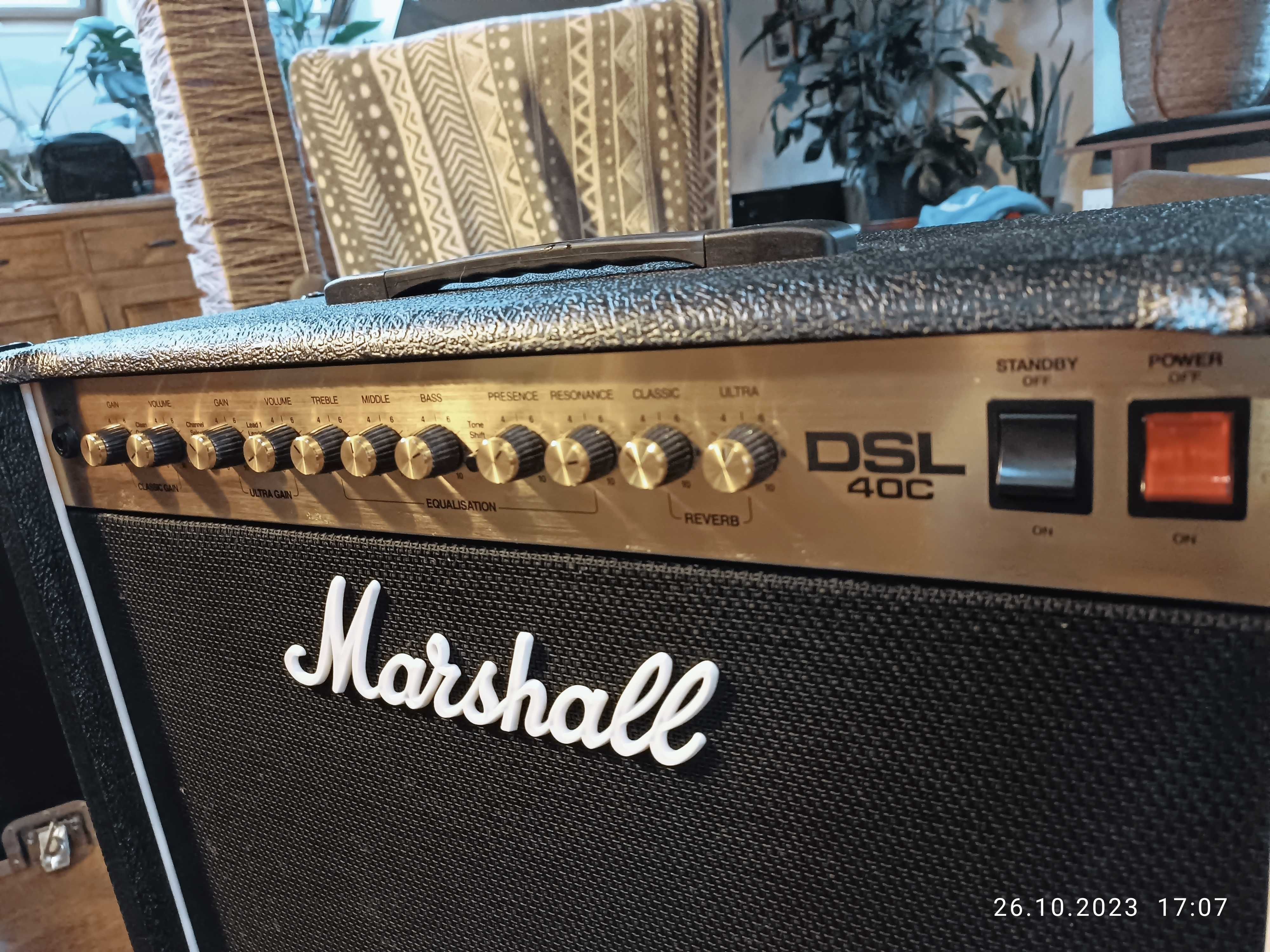 Marshall DSL40C + Twardy Case na kółkach