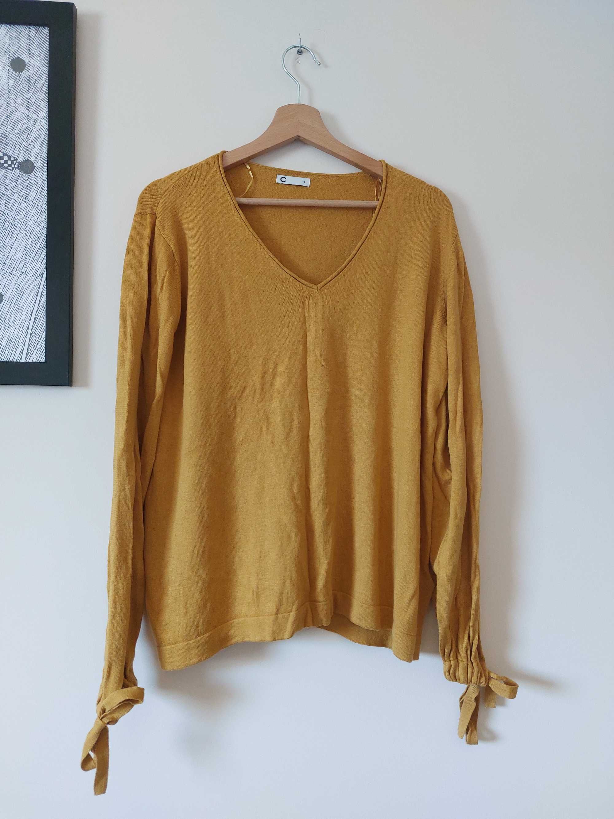 Musztardowy sweter