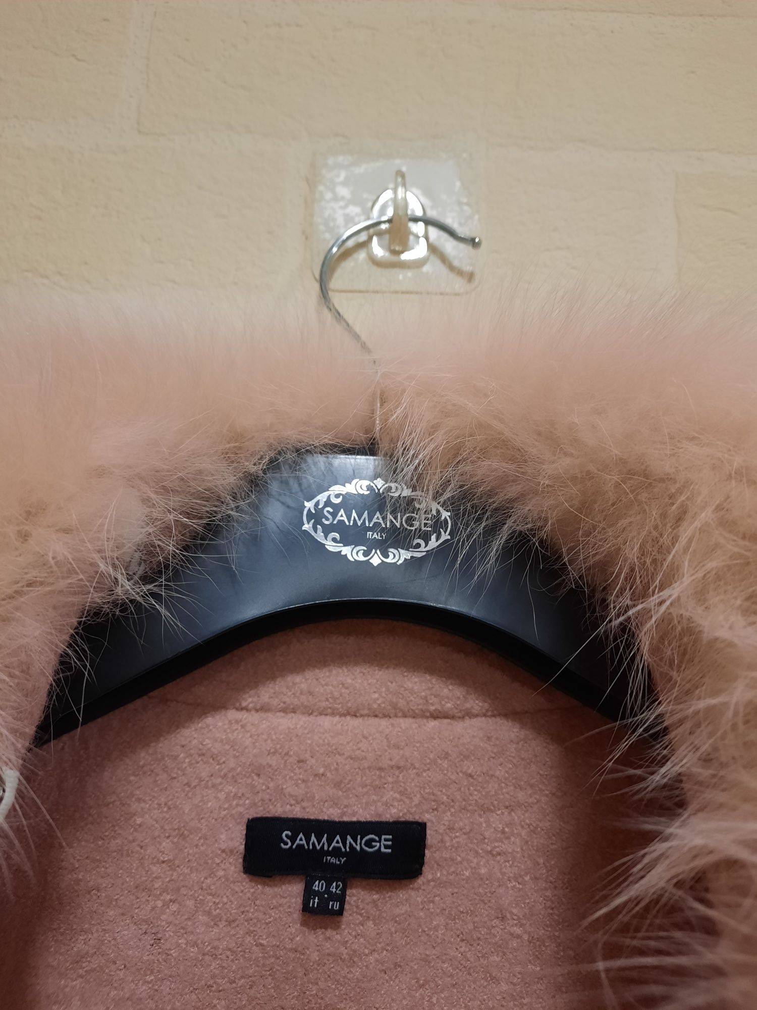 Продам жіноче пальто Samange