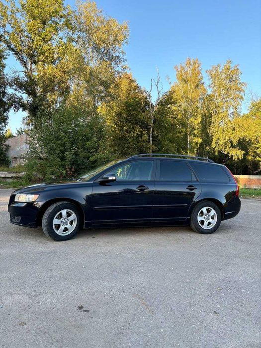 Продам Volvo v50 2009рік 1.6d 110 к.с.