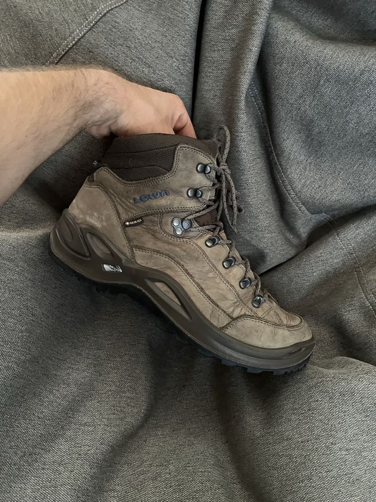 Черевики LOWA RENEGADE GORETEX MID 44 28 трекінгові лова берці