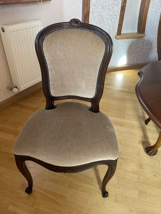 Стіл з стильцями  натуральне дерево горіх! 70-80 років стан ідеальний