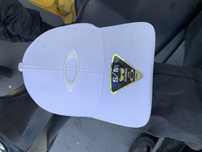Bone oakley branco